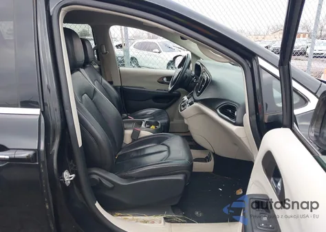 2017 Chrysler Pacifica Touring-L из США, поврежденный, VIN 2C4RC1BG7HR675750